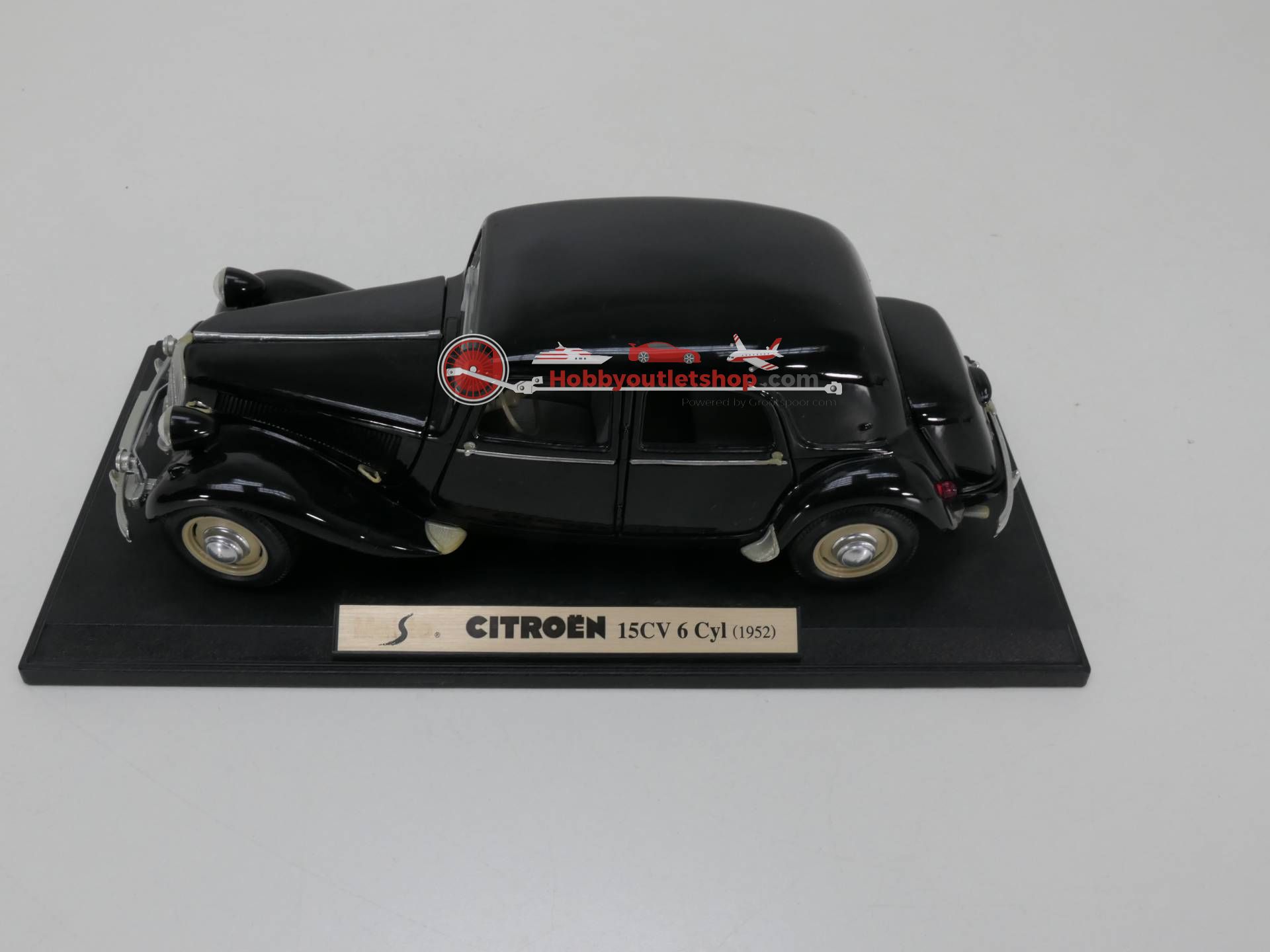Schaal 1:18 Maisto Citroën 15CV 6 Cyl 1952 #3182