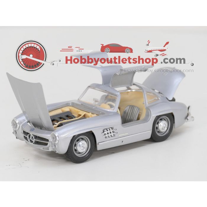 Schaal 1:18 Maisto 12047s en 31801 Mercedes-Benz set 300 SL Güllwing en 500 SL #9379 - sku: 20260520092448 - Gebruikt - Redelijke staat - Afbeelding 6