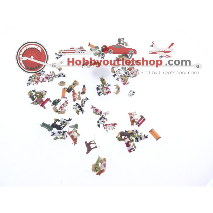 Schaal N Faller 232360 boerenhoeve met 2 x Noch 36624 figurenset, Preiser 9160 en assortiment figuren en tractoren #5555 - sku: 20240417115703 - Gebraucht - Wie Neu - Bild 6