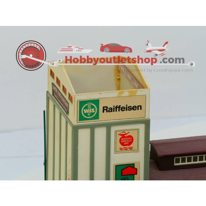 Schaal H0 assortiment grote gebouwen en               stations #1866 - sku: 20220511013832 - Gebruikt - Goede staat - Afbeelding 3