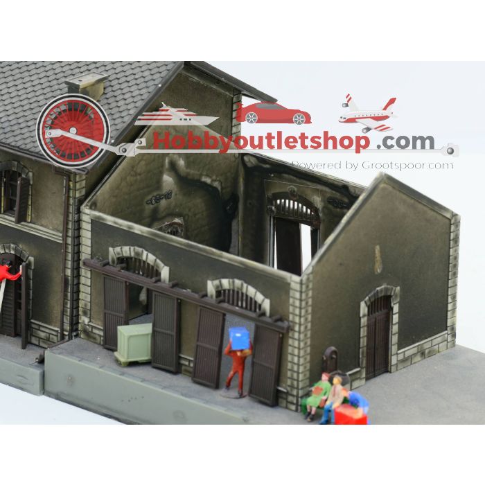Schaal H0 assortiment grote gebouwen en               stations #1866 - sku: 20220511013832 - Gebruikt - Goede staat - Afbeelding 4