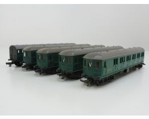 Schaal 00 Tri-ang R156 BR 2x dieseltreinstellen verschillende lengtes #102