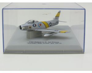 Schaal 1:100 Armour collection F-86 Sabre US Air Force ''Korean War Aces'' 5413 #87
