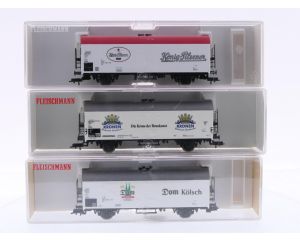 Schaal H0 Fleischmann 5321K, 5327 en 5342K set van 3 gesloten goederenwagens van de DB #6639