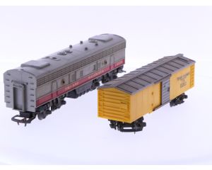 Schaal 00 Tri-ang railways R58 en R114 "B" unit met gesloten goederenwagen 22831 #6664