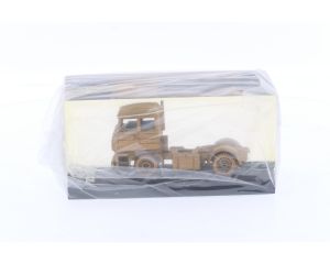 DAF Trucks kwart milioen editie 5-9-84 goudkleurig in hars #6695