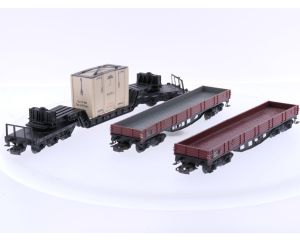 Schaal H0 Märklin 4517 en 4618 set van 3 goederenwagens van de DB #6810