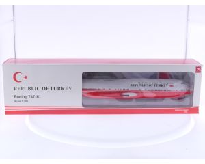 Schaal 1:200 Hogan Wings 11717 Boeing 747-8 Republic of Turkey Reg. TC-TRK #7959