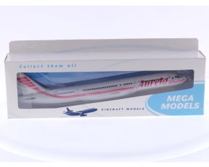 Schaal 1:200 Mega Models MM045 Boeing 757-200 Aurela Airways Reg. LY-SKJ #8083
