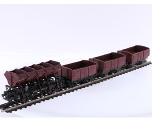 Schaal H0 Trix Express 450 en 455 4-delige goederenwagen set van de DB #8692