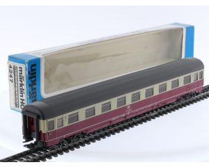 Schaal H0 Märklin 4247 personenrijtuig TEE IC Eurofima coupérijtuig type Avmz 1e klasse van de DB #8961