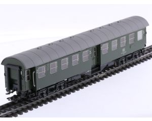 Schaal H0 Märklin 4132 personenrijtuig Umbau-rijtuig Byg 515 2e kl. van de DB #8967