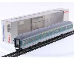 Schaal H0 Märklin 4258 personenrijtuig 1e/2e kl. Nahverkehrswagen City-Bahn Abrnzb 404 van de DB #8968