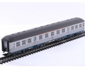 Schaal H0 Märklin 4255 personenrijtuig 1e/2e kl. 'Silberling' ABnrzb 704 van de DB #8974