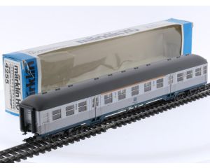Schaal H0 Märklin 4255 personenrijtuig 1e/2e kl. 'Silberling' ABnrzb 704 van de DB #8974