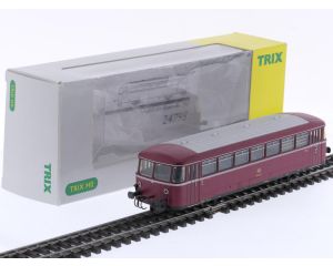Schaal H0 Trix 24798 bijwagen railbus br799 van de DB #9001