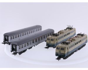 Schaal H0 Lima 208055, 9155 en 9156 elektrische locomotieven BR 151 met silberling personenrijtuigen. BASTLER #9210