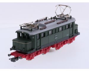 Schaal H0 Piko 1903056 BR 244 met 7 goederenwagens van de DB #9214