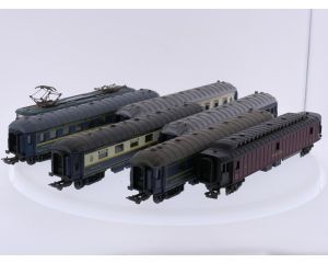 Schaal H0 Jouef 833 elektrische locomotief BB9201 met Pullman rijtuigen #9215