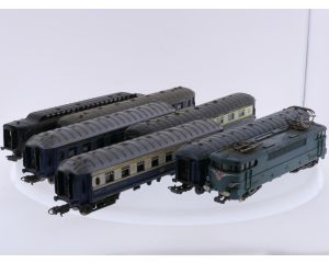 Schaal H0 Jouef 833 elektrische locomotief BB9201 met Pullman rijtuigen #9215