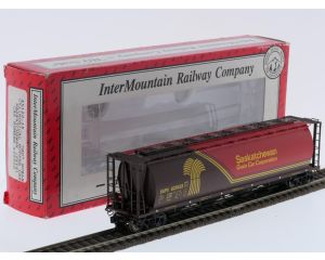 Schaal H0 InterMountain 45122-18 cilindrische hopperwagen 'Saskatchewan Grain Car Corporation' van de SKPX #9217