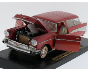 Schaal 1:18 Road Tough 92088 Chevrolet Nomad 1957 #9233