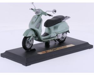 Schaal 1:18 Maisto en Solido 39540, 53454 en 84043 set motoren en een scooter #9289