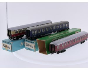 Schaal H0 Märklin 4024, 4027 en 4058 set van 3 personenrijtuigen van de DB #9420