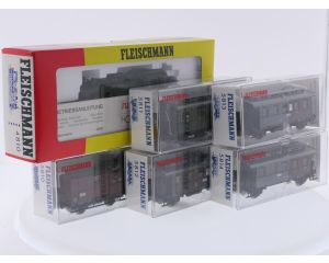 Schaal H0 Fleischmann NEW OLD STOCK COMPLETE SET 4810, 5810, 5811, 5812, 5813 en 5814 stoomlocomotief met personenrijtuigen van de KPEV. #9434