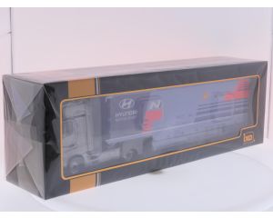 Schaal 1:43 IXO Models GTM140, GTM142 en TTR019 set van 2 Hyundai i30 M TCR rally wagens met Mercedes-Benz Actros MP4 vrachtwagen. Nieuw #9630