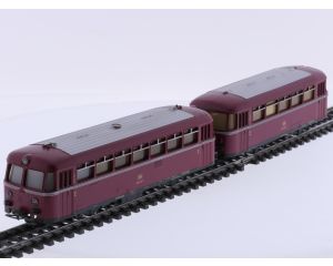 Schaal H0 Märklin 3016 en 4018 diesel treinstel BE 795 met bijwagen VT995 van de DB #9690