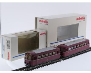 Schaal H0 Märklin 3016 en 4018 diesel treinstel BE 795 met bijwagen VT995 van de DB #9690