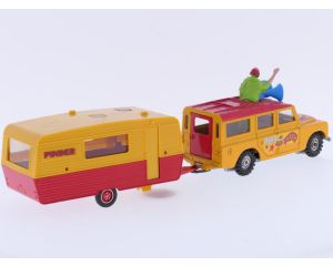 Schaal 1:43 Corgi en Solido Land Rover 109 WB met caravan #9882