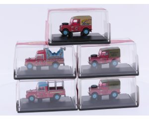 Schaal 1:76 Oxford CH024, CH025, CH028 en CH029 NEW OLD STOCK set van 5 Land Rovers circus Chipperfields #10067