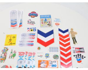Sticker set XXXL thema brandstof merken o.a BP, Esso, Chevron, Aral, Mobil en Champion ongeveer 35 stuks. #6905