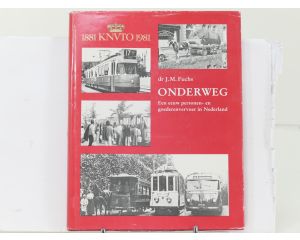 2 boeken over tram- en openbaar vervoer: Tussen stad en land & Onderweg – een eeuw personen- en goederenvervoer in Nederland - Hardcover #8884