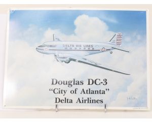 Douglas DC-3 – Maintenance Manual boek met blikken reclameposter “City of Atlanta” (Delta Air Lines) #8958