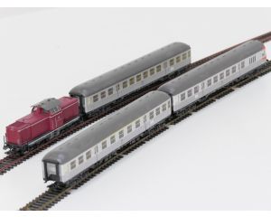 Schaal H0 Märklin 26511set omkeerbare trein in het lokale vervoer met BR 211/212 van de DB (26547). Digitaal #8987