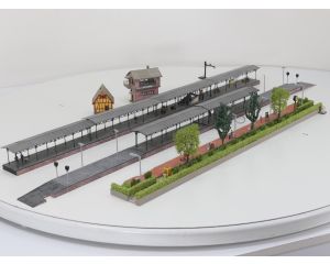 Schaal H0 Faller 193120 seinhuis "Waldbrunn" met perron delen #9071