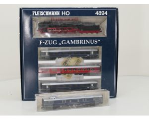 Schaal H0 Fleischmann NEW OLD STOCK COMPLETE SET 4894 en 5843K stoomlocomotief BR 03 met personenrijtuigen van de DB #9445