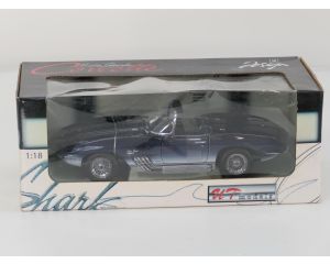 Schaal 1:18 UT Models NEW OLD STOCK 21061 Chevrolet Corvette Mako Shark #9766