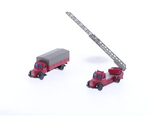 Schaal N Vollmer 7909 brandweerkazerne met fieguren en brandweer voertuigen #5525