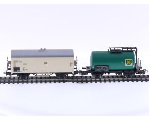 Schaal H0 Märklin 4415 & 4644 set van 2 goederenwagen van de DB #5860