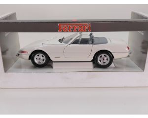 Schaal 1:18 Giodi Ferrari Daytona 365 GTS/4 cabriolet 1969 #3335