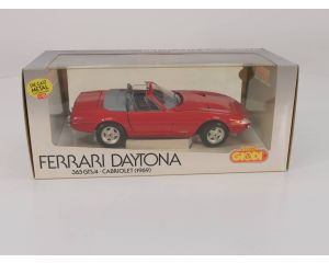 Schaal 1:18 Giodi Ferrari Daytona 365 GTS/4 cabriolet 1969 #3336