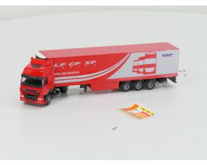 Schaal 1:50 Lion Car DAF CF Space Cab 2 as Trekker met 3 as Gesloten oplegger. #6095