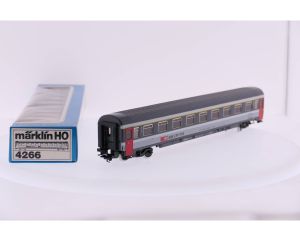 Schaal H0 Märklin 4266 Personenrijtuig 1e klasse van de SBB #3522
