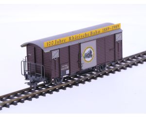 Schaal H0m Bemo 2256-1 gesloten goederenwagon Gb 5100 "100 Jahre Rhätische Bahn 1889-1989" van de RhB #P227