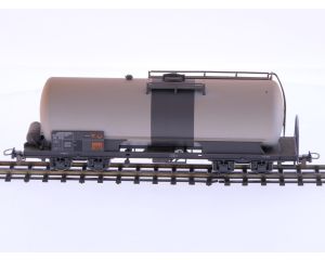 Schaal H0m Bemo 2285 129 ketelwagen met leidingen Uah 8139 van de RhB #P237