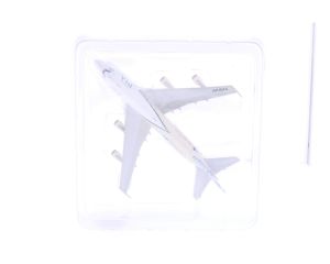 Schaal 1:500 NetModels NETPIA1 PIA Boeing 747-200 "Thar" - "Colours of the Dessert" Reg. AP-BAK #7212